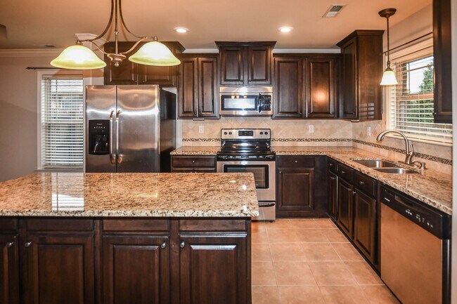 Building Photo - 115 Middlewich Dr