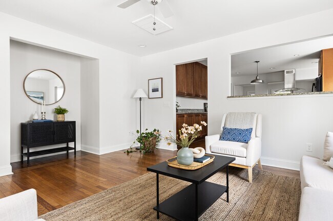 Upper level living room - 912 Exum St