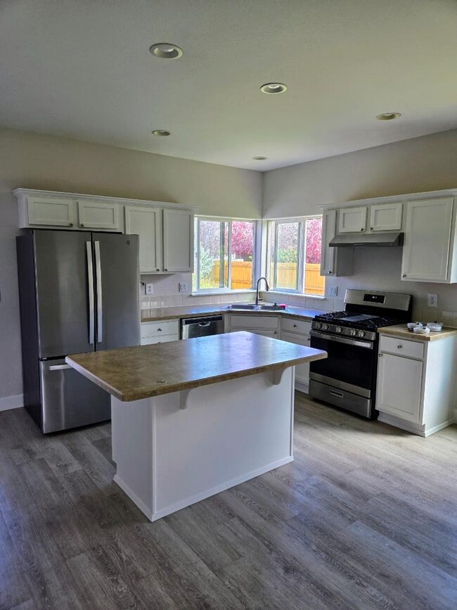 Building Photo - 20688 White Dove Ln