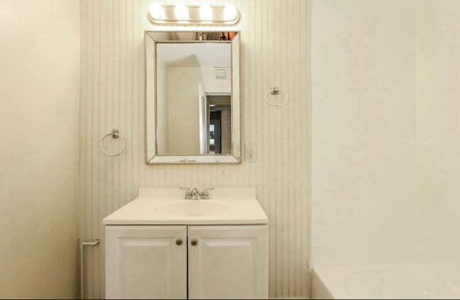 Foto del edificio - 1046 E Indianola Ave