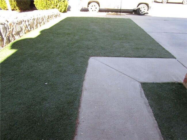 Building Photo - 4480 Loma Diamante Dr