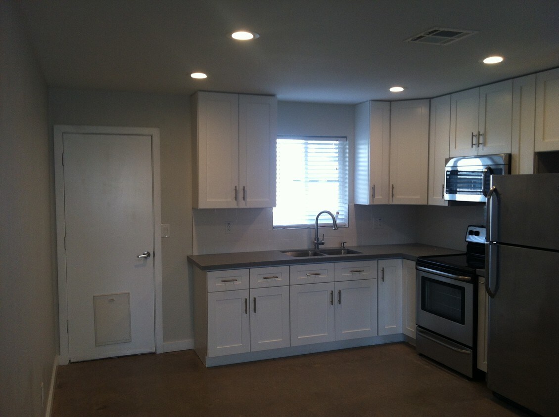 Stainless steel appliance, custom cabinets, - 4135 N 27th St
