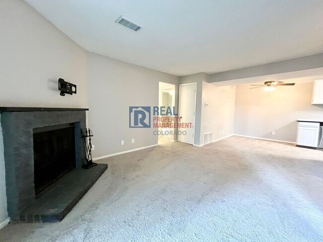 Photo - 5300 Cherry Creek S Dr House