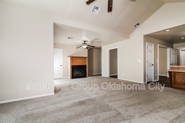 Building Photo - 2521 Ridgewood Dr