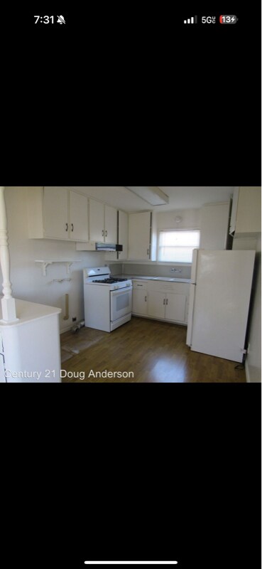 Foto del edificio - 44517 Cedar Ave