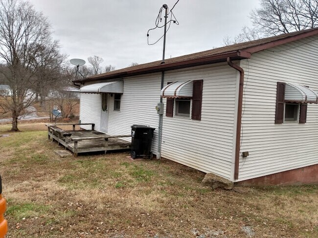 Foto del edificio - 62 Lick Creek Rd