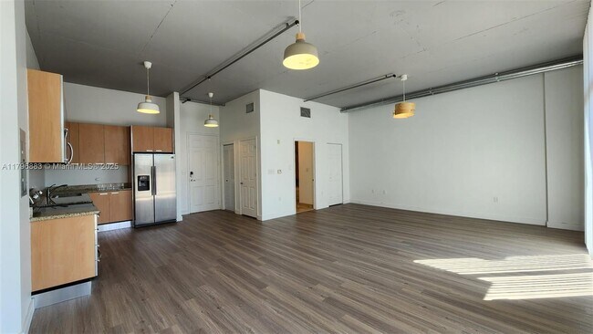 Building Photo - 2100 Van Buren St