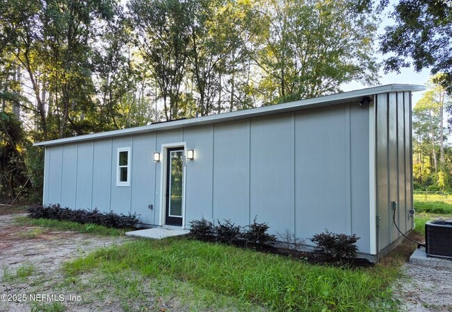 Building Photo - 225 Gardenia Ave