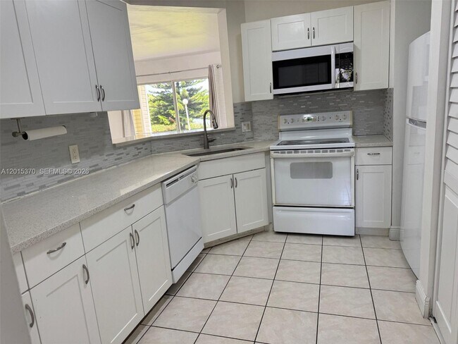 Foto del edificio - 3441 NW 44th St