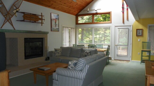 Building Photo - 6 Deer Park