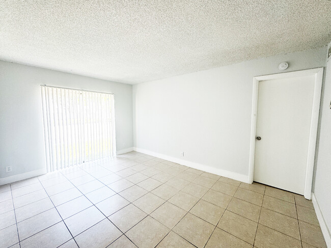 Building Photo - 4501 Treehouse Ln
