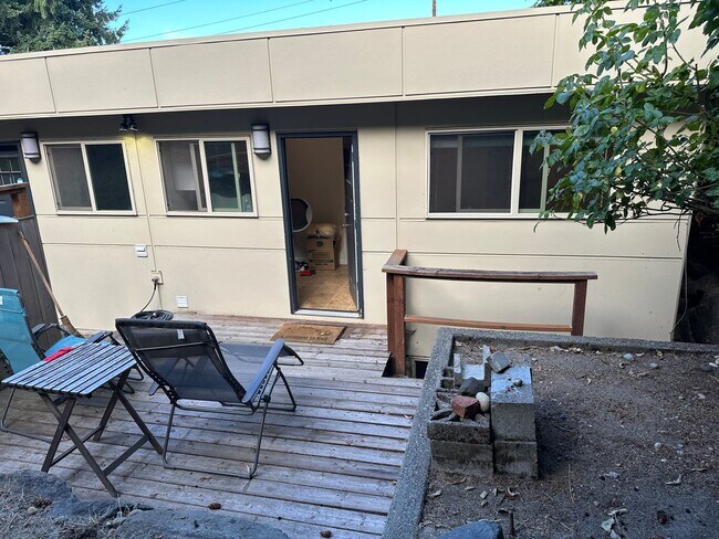 Foto del edificio - 5806 3rd Ave NW