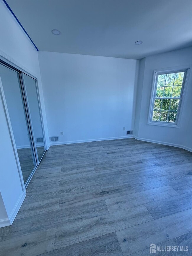 Foto del edificio - 228 2nd St