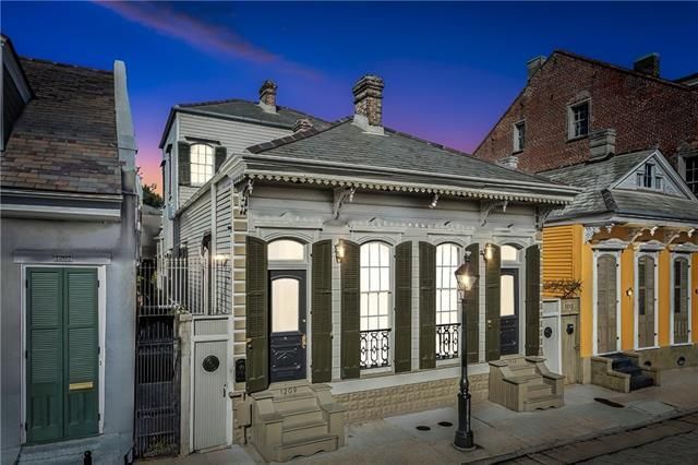 Building Photo - 1211 Bourbon St