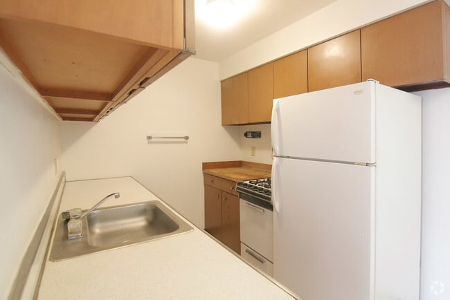 Building Photo - 600 Allenby Ave