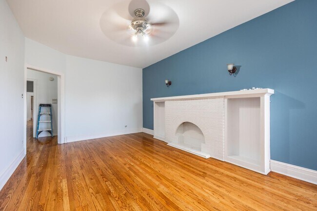 Foto del edificio - 4212 N Bernard St