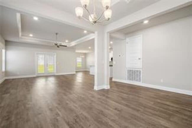 Building Photo - 4 Bedroom in West Mobile, Only a Few Years Old