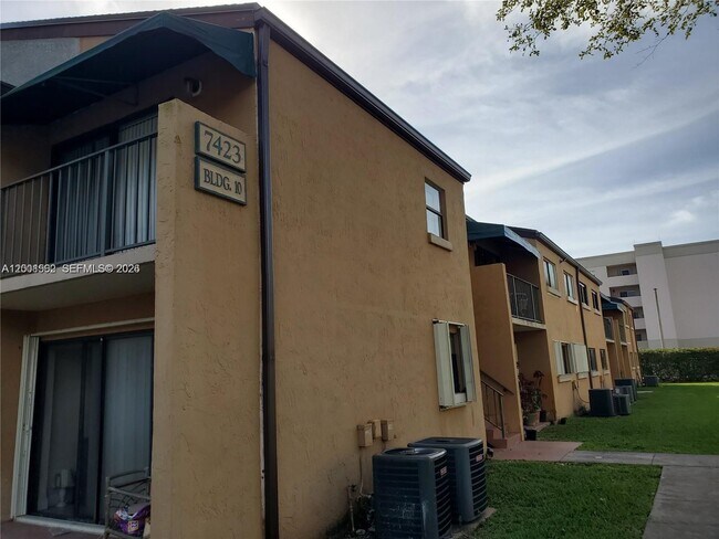 Foto del edificio - 7423 SW 152nd Ave