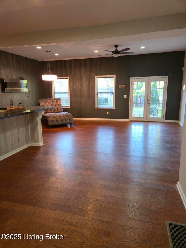 Foto del edificio - 1449 Mellwood Ave