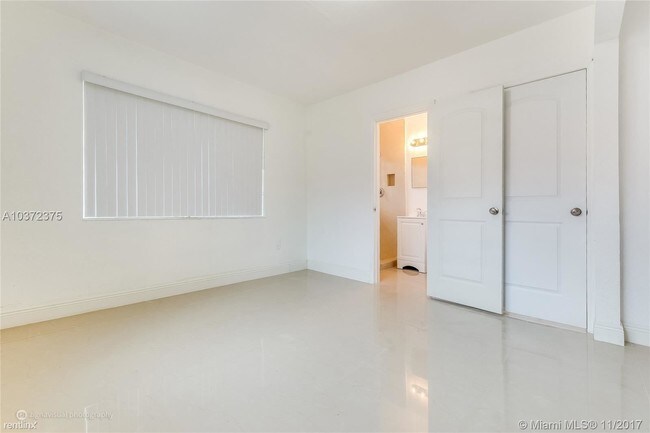 Foto del edificio - 1010 NW 25th Ave