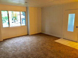 Building Photo - 2 bedroom AVAILABLE AUGUST 2025; Close to ...