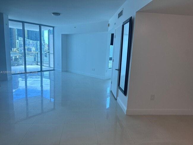 Building Photo - 350 S Miami Ave