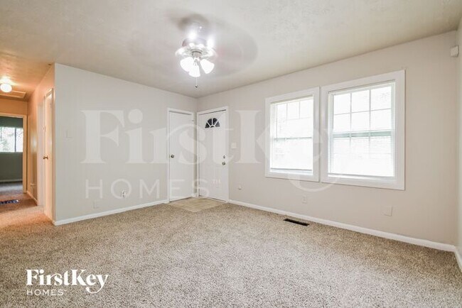Foto del edificio - 8277 Dunellen Ln