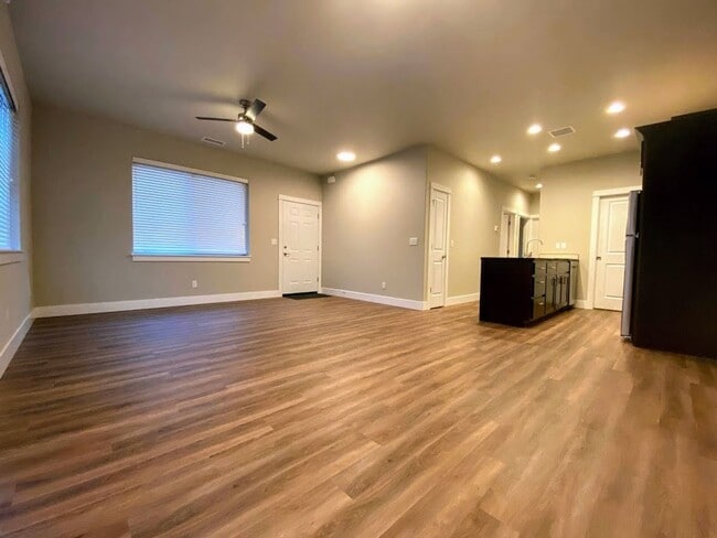 Building Photo - 2 br, 2 bath House - 180 Club Ave