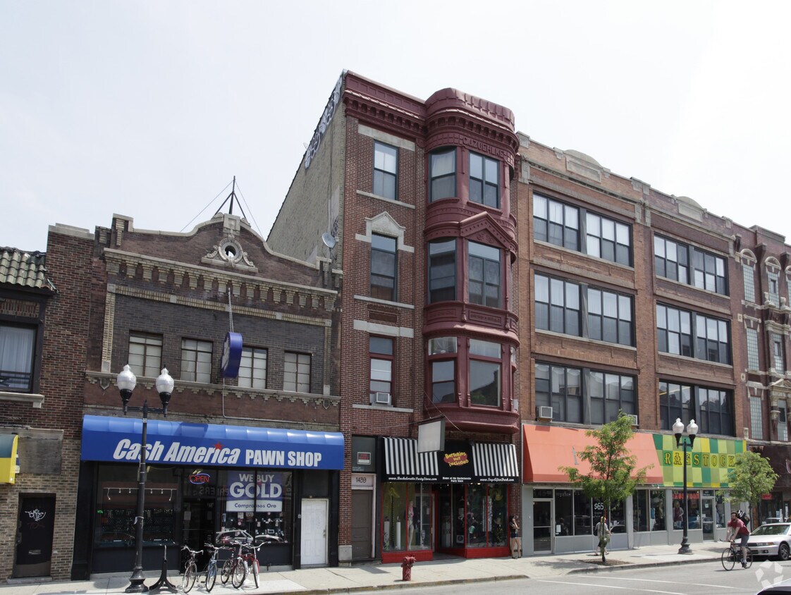 Building Photo - 1439 N Milwaukee Ave
