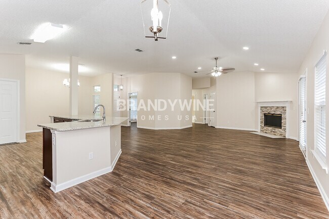 Building Photo - NEW Lower Rental Rate Leasing Special: Mar...