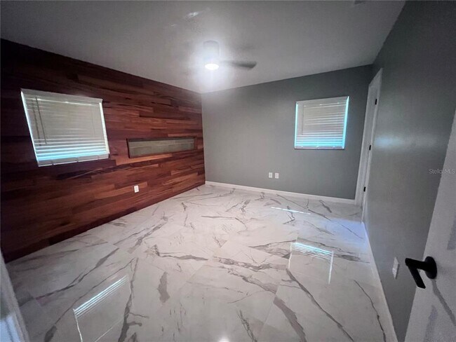 Foto del edificio - 3330 NW 24th Ave