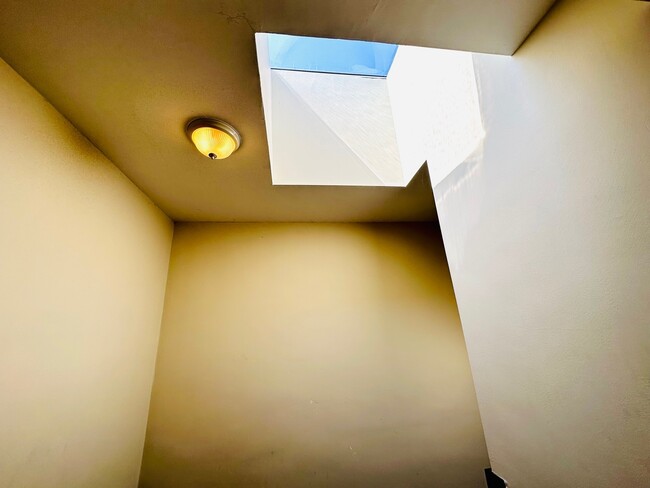 Foto del edificio - 5350 N Broadway