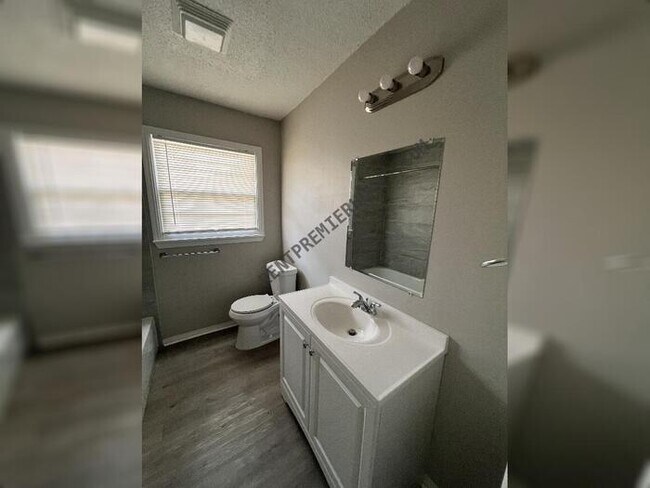 Foto del edificio - 9412 Northland Rd