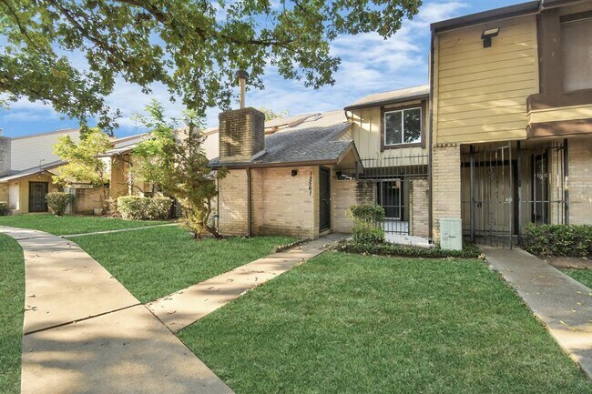 Building Photo - 12561 Wellington Park Dr