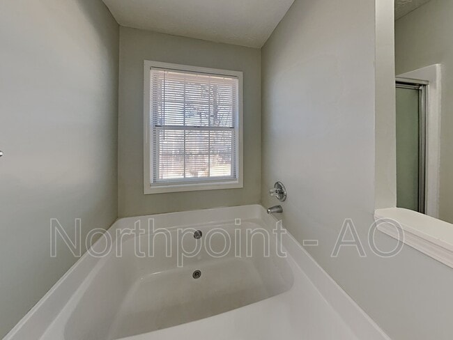 Building Photo - 6040 Old Wellborn Trce