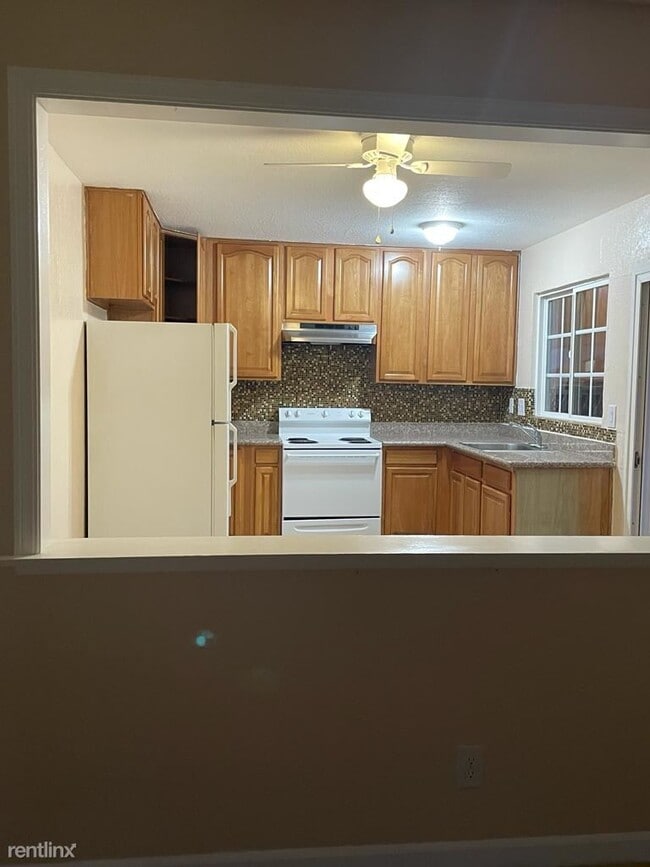 Building Photo - 2 br, 1 bath Duplex - 5240 Norma Way 5240