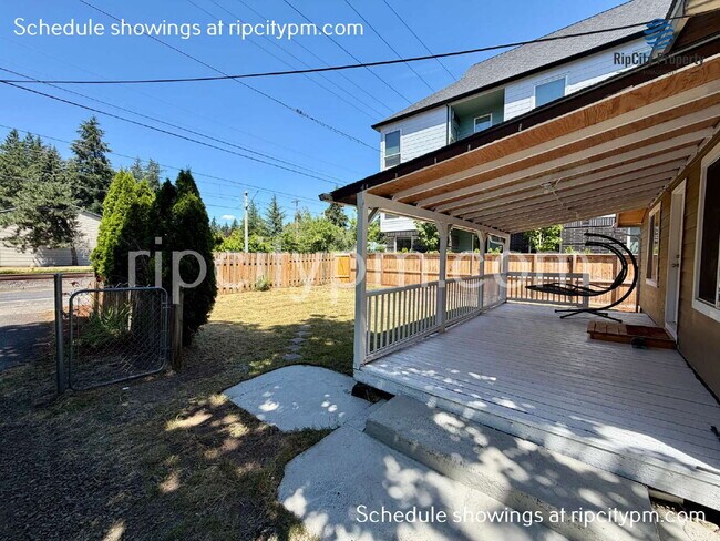 Foto del edificio - 17500 E Burnside St