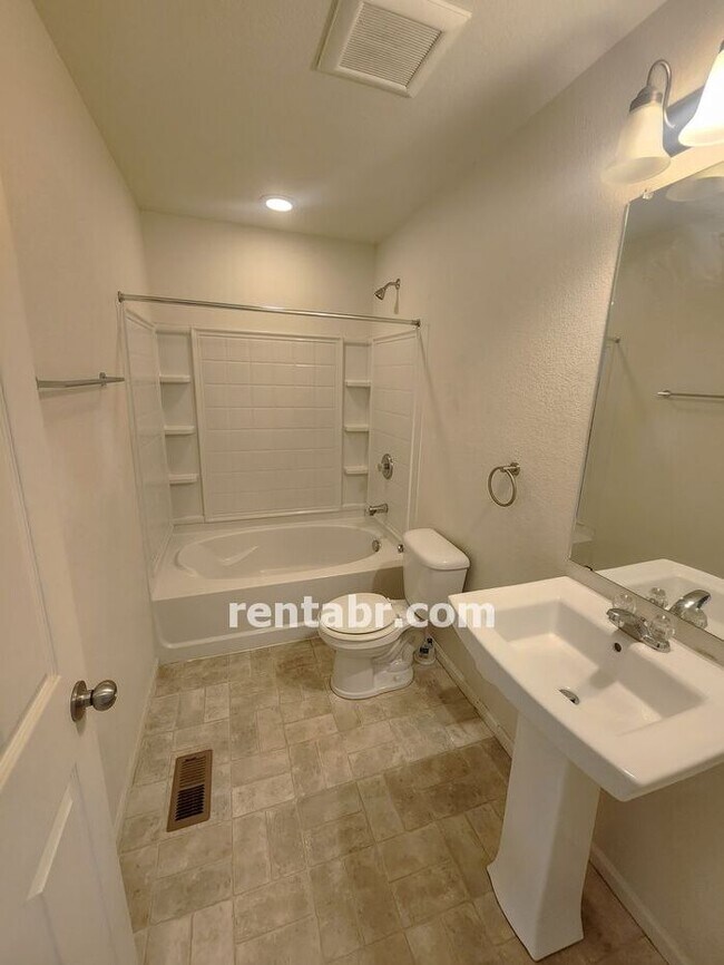 Building Photo - Beautiful Home in Green Valley Ranch-Avail...