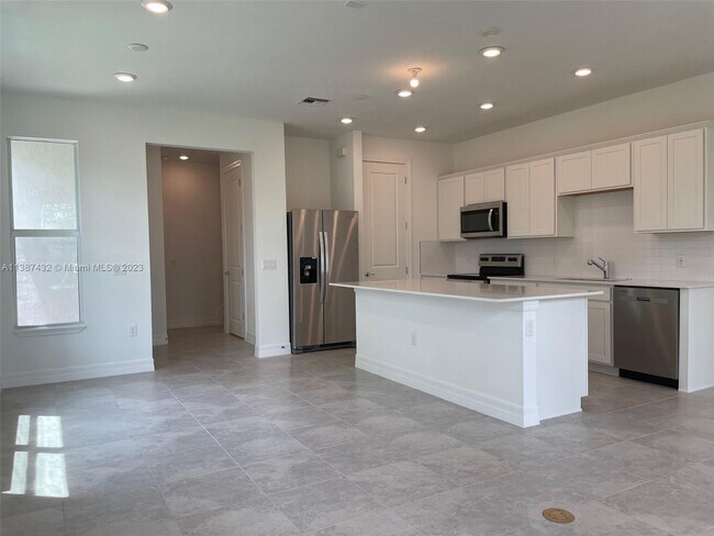Building Photo - 6133 Rancho Ln