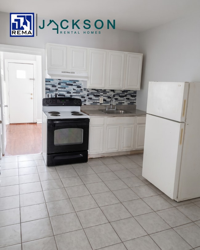 Building Photo - 4942 N 7th St