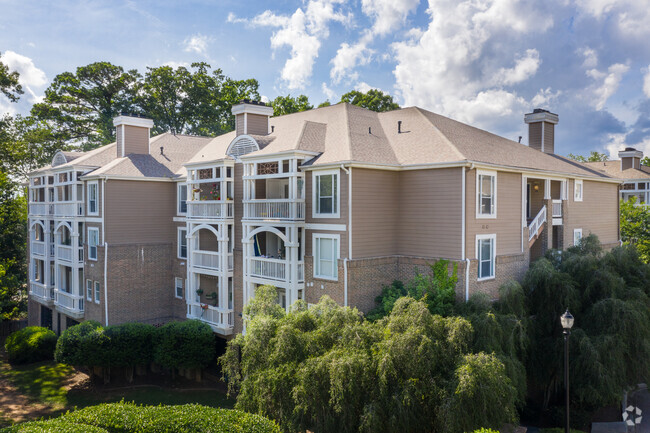 Building Photo - Charleston Court