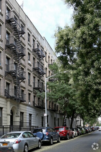 Building Photo - 173 W 141st St