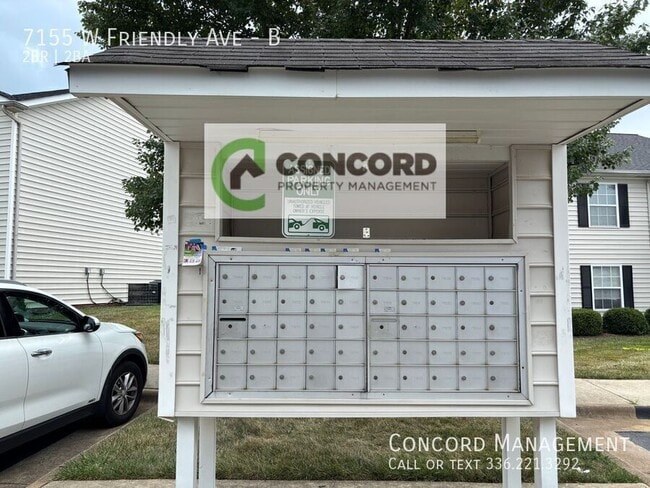 Foto del edificio - 7155 W Friendly Ave