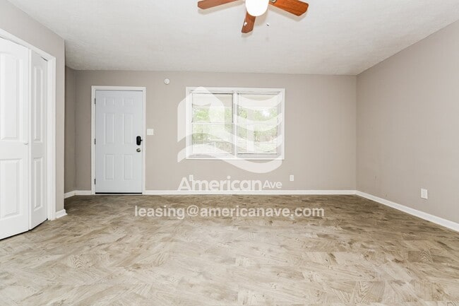 Building Photo - 411 Petunia Ave