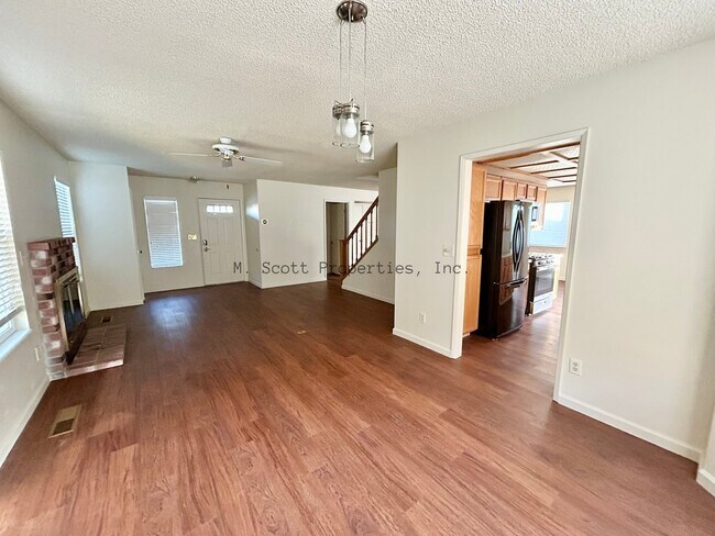 Foto del edificio - 2374 Blue Haven Ln