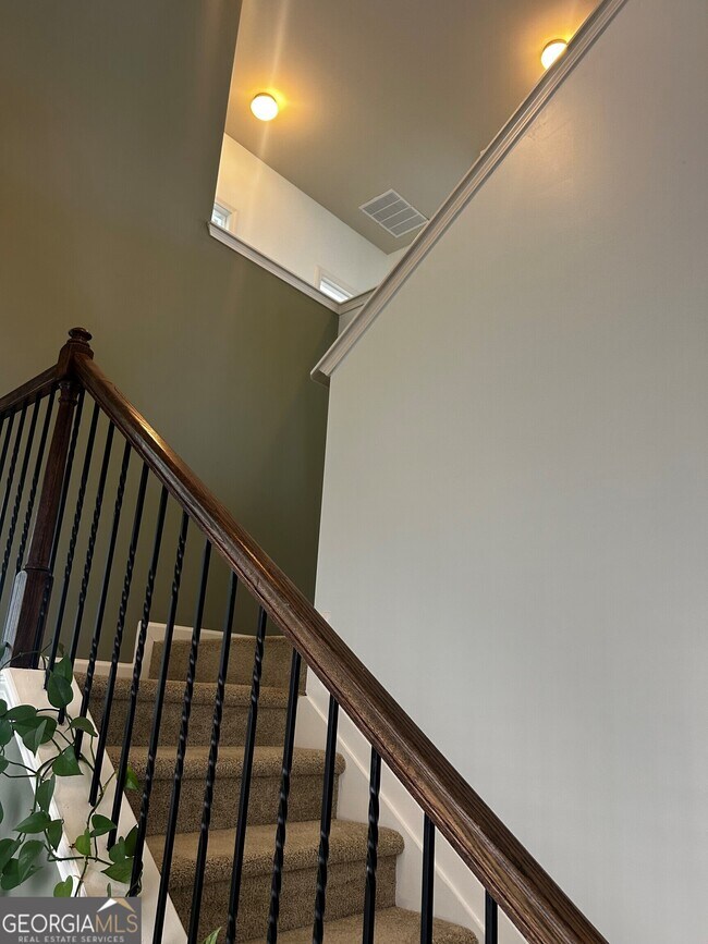 Building Photo - 2065 Black Pebble Cir