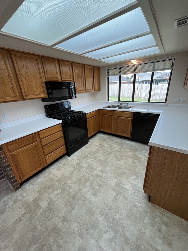 Building Photo - 1404 Bois D Arc Dr