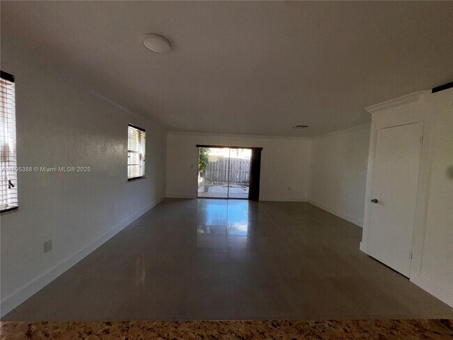 Foto del edificio - 8405 SW 137th Ave