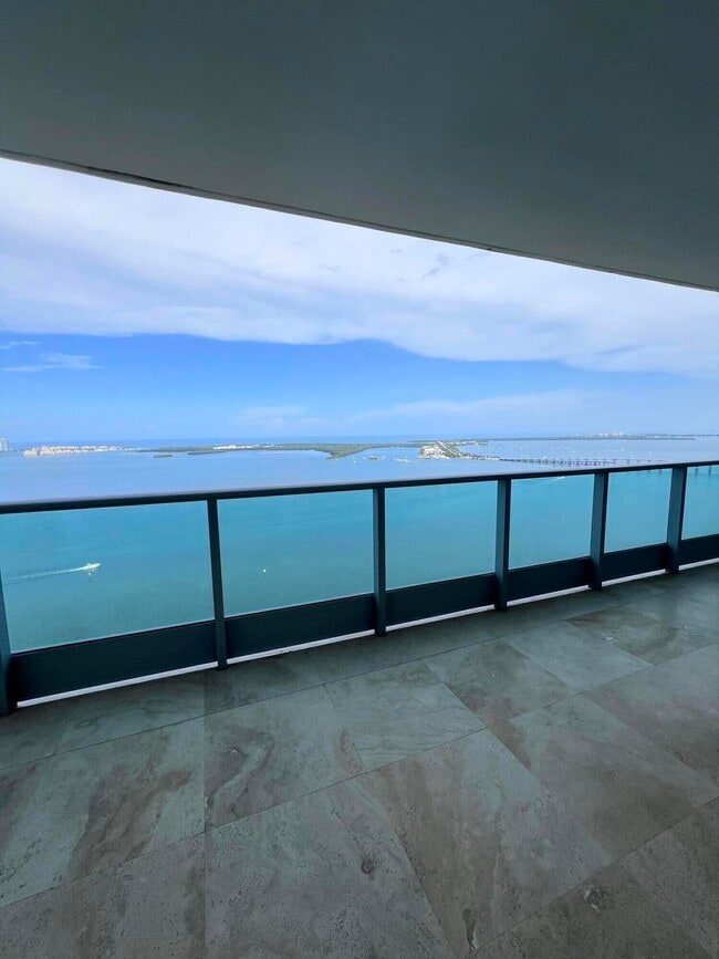 Foto del edificio - 1331 Brickell Bay Dr