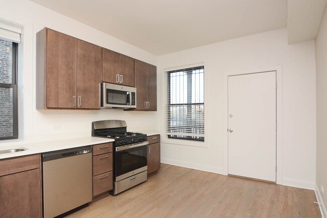 Building Photo - 2350 N Kimball Ave